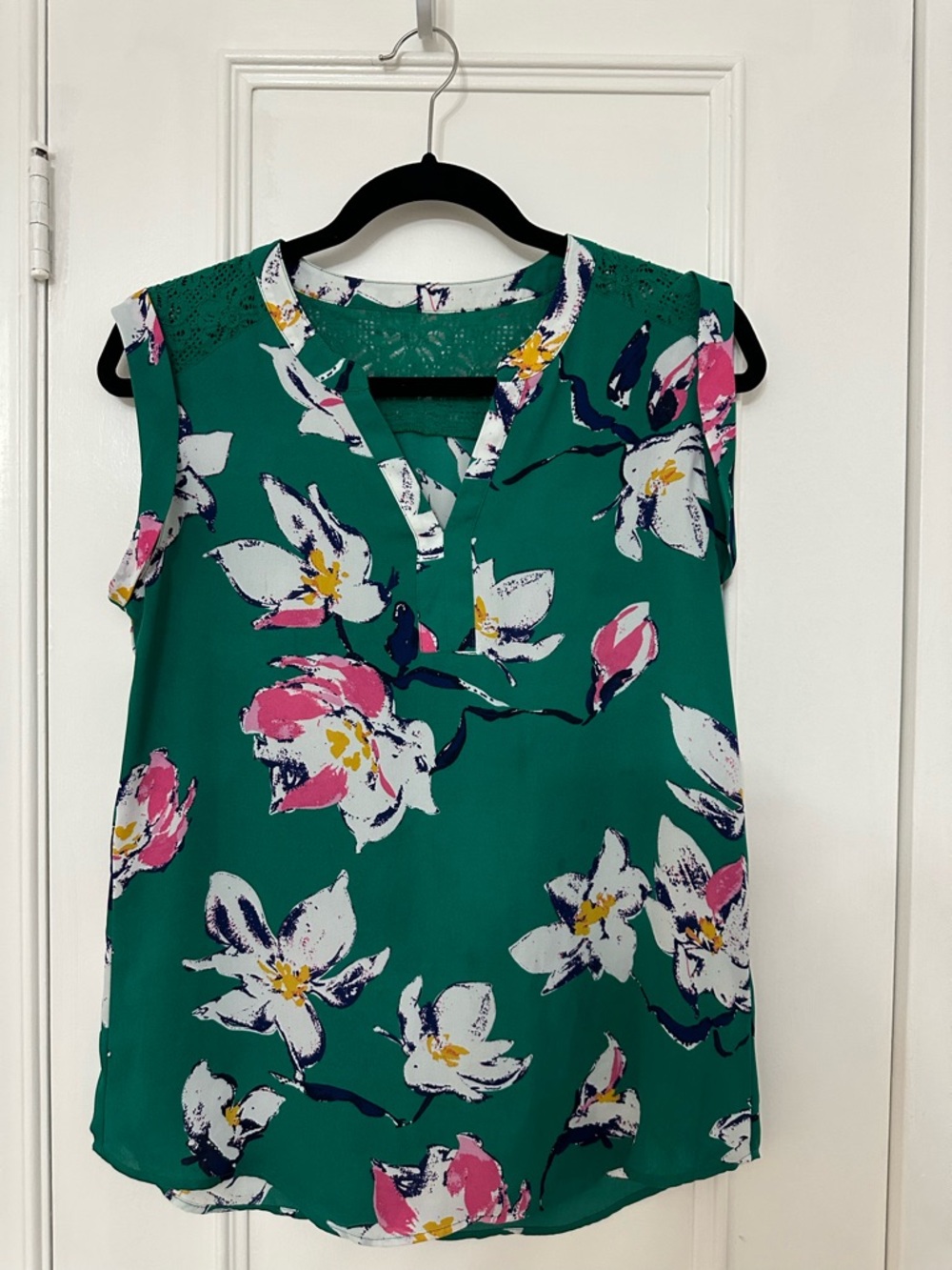 Sleeveless Floral V-Neck Top in Teal and Pink